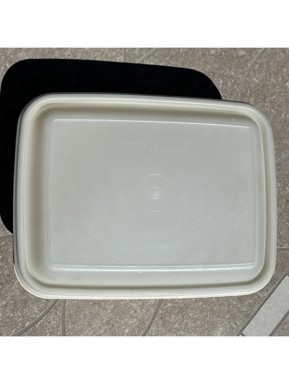 VINTAGE TUPPERWARE 1254-4 FREEZE N SAVE ICE CREAM KEEPER ALMOND W/SHEER SEAL